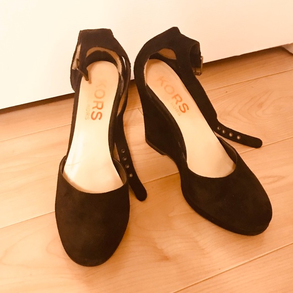 Black suede Kors Michael Kors platform wedge ankle strap shoes - Picture 3 of 15
